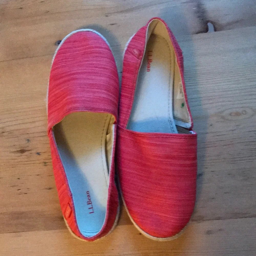 L.L.Bean pink flat espadrilles 8